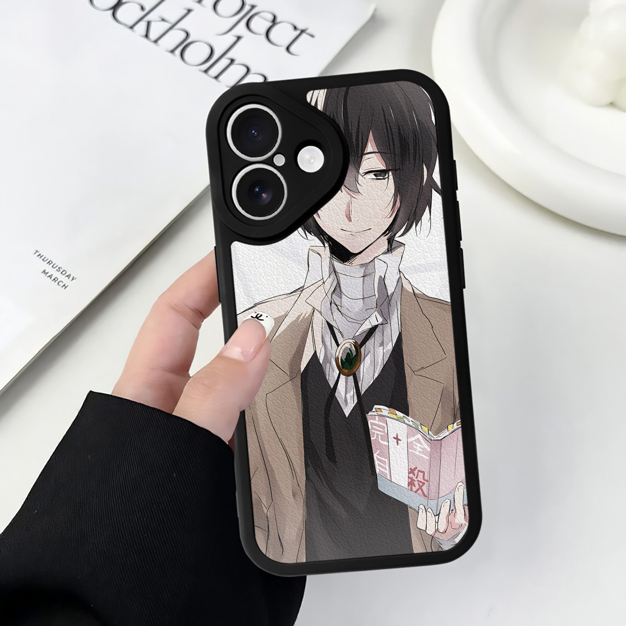 （画像用） 文豪ストレイドッグス Bungo Stray Dogs 【iPhone 16シリーズ対応】シリコンスマホケース（レザー調） 材質：シリコン